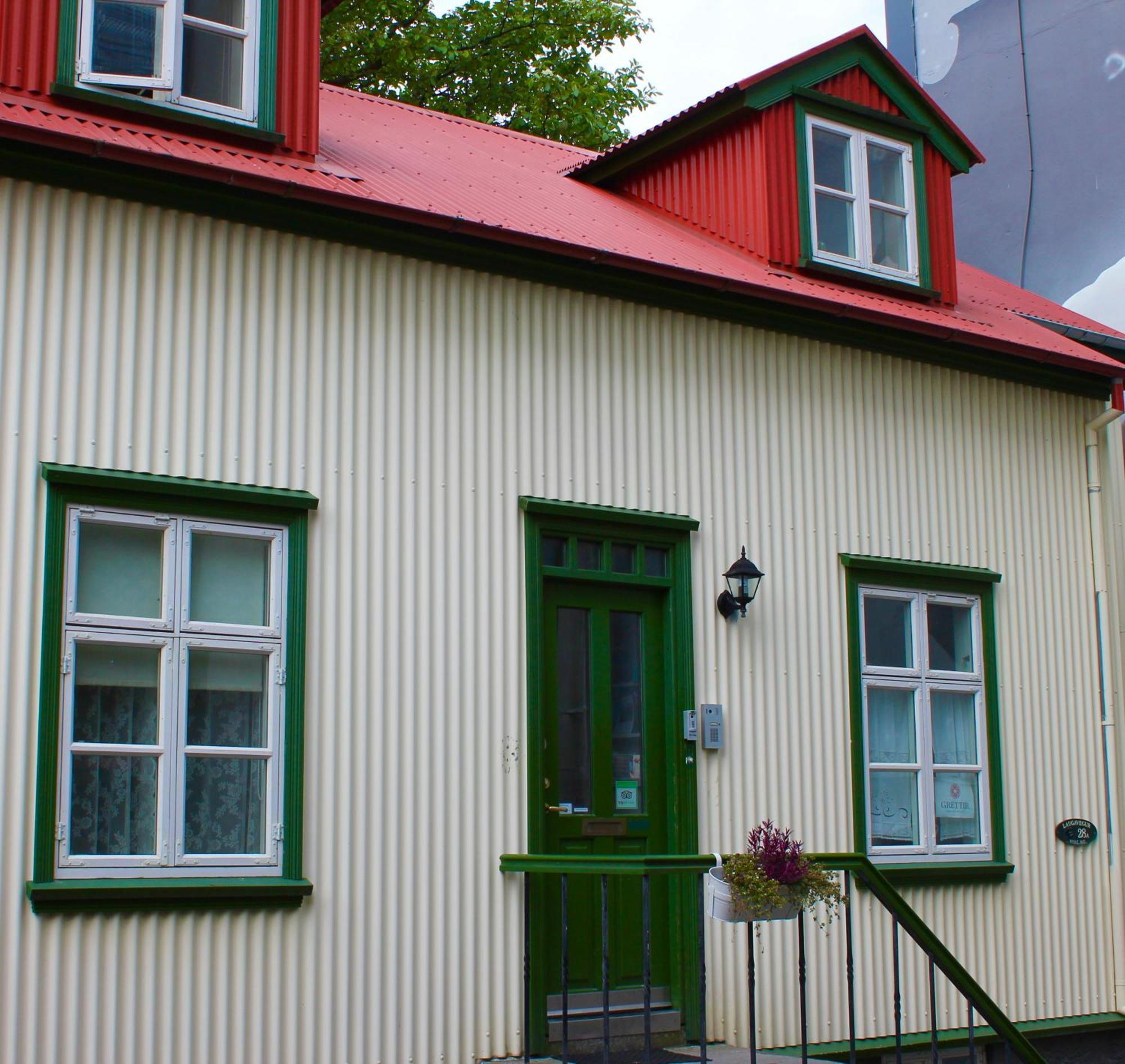 Grettir Guesthouse Рейкьявик Экстерьер фото