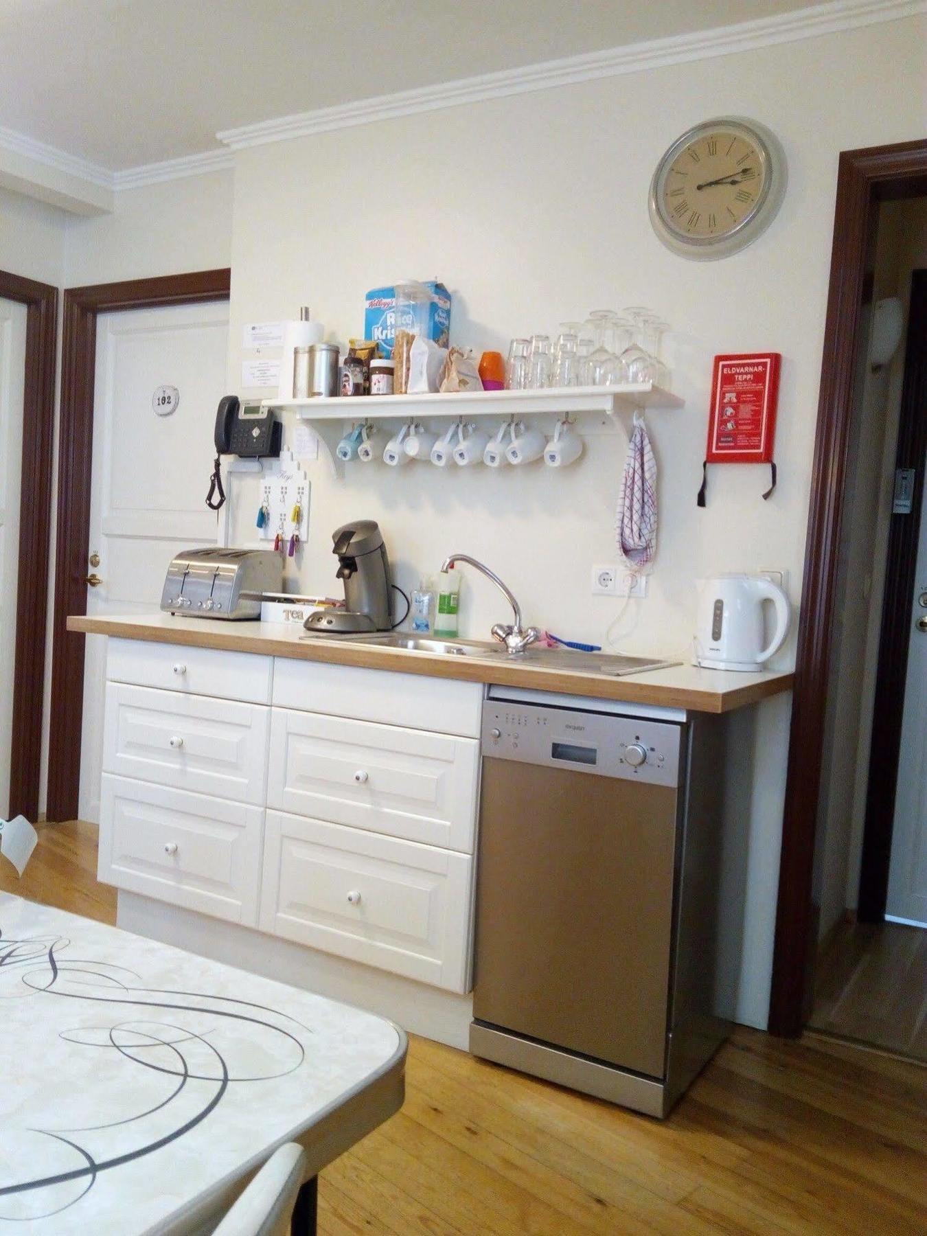 Grettir Guesthouse Рейкьявик Экстерьер фото
